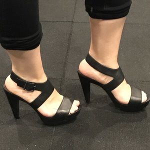 Levity black leather platform sandals size 9